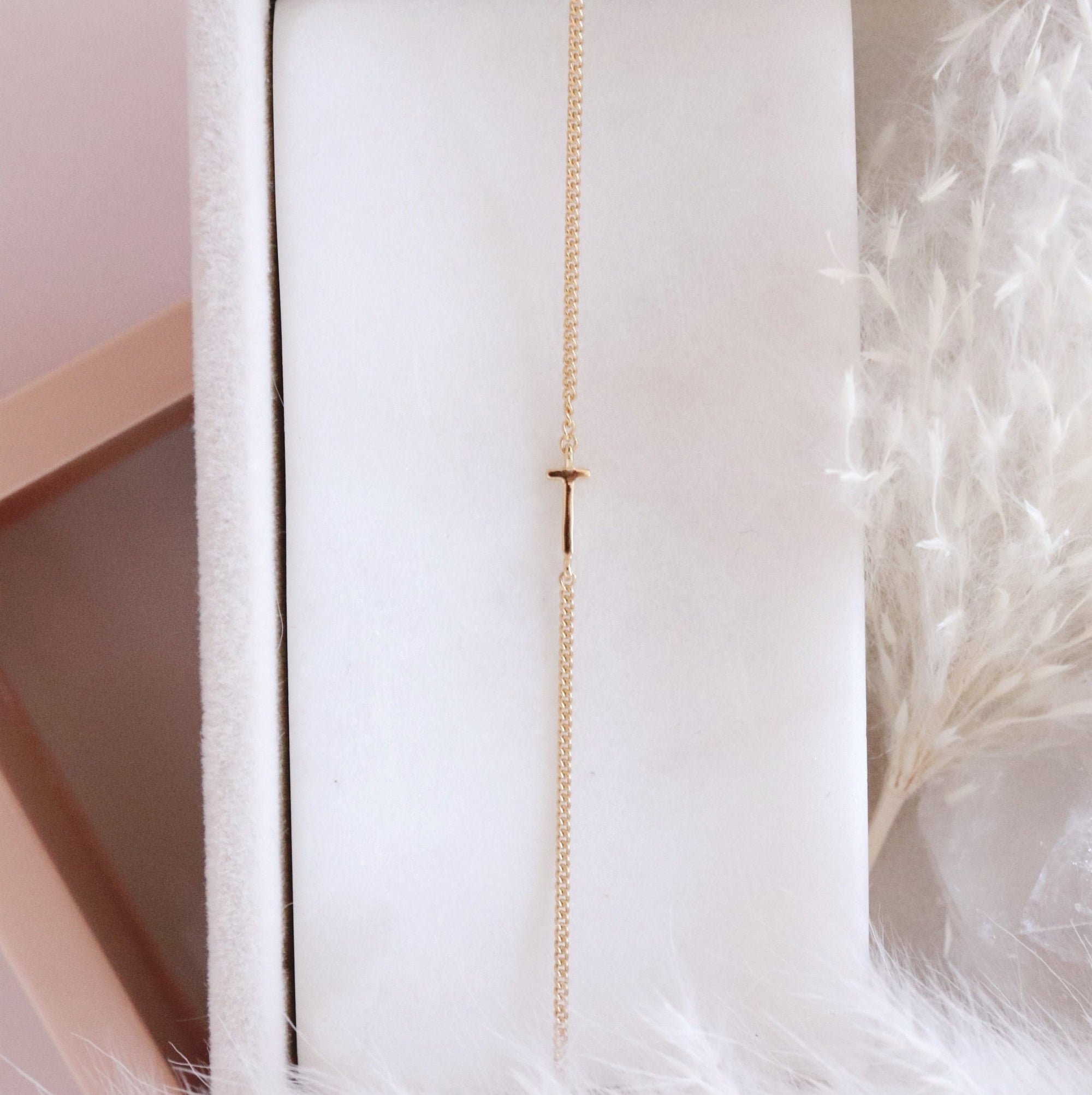 NOTABLE OFFSET INITIAL NECKLACE - T - GOLD - SO PRETTY CARA COTTER