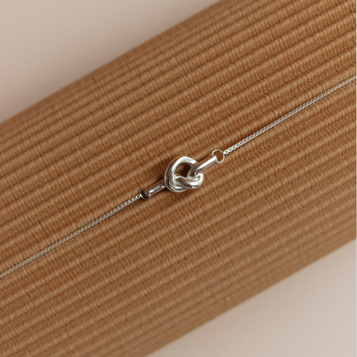 POISE OFFSET KNOT NECKLACE - SILVER - SO PRETTY CARA COTTER