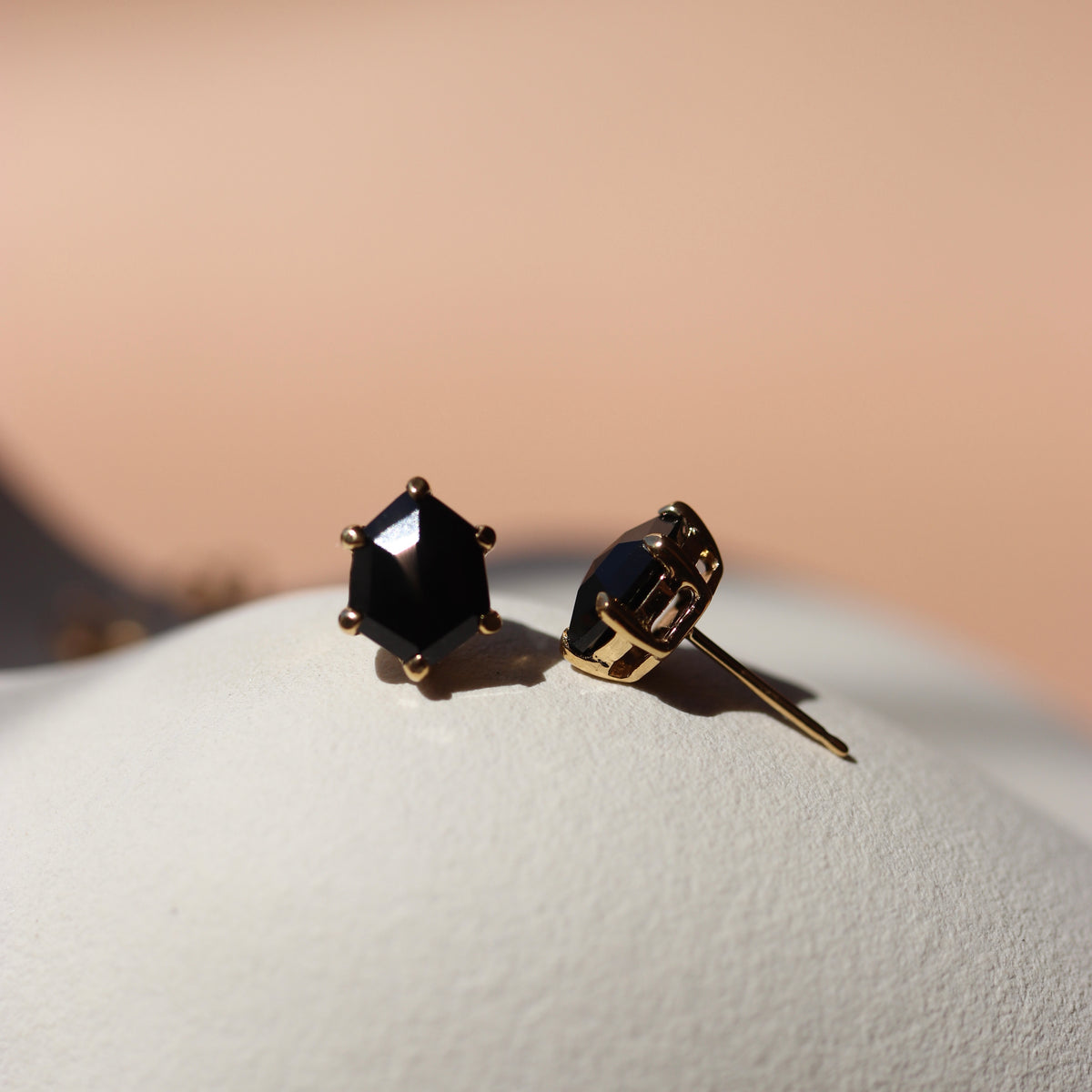 MINI HONOUR STUD EARRINGS - BLACK ONYX & GOLD