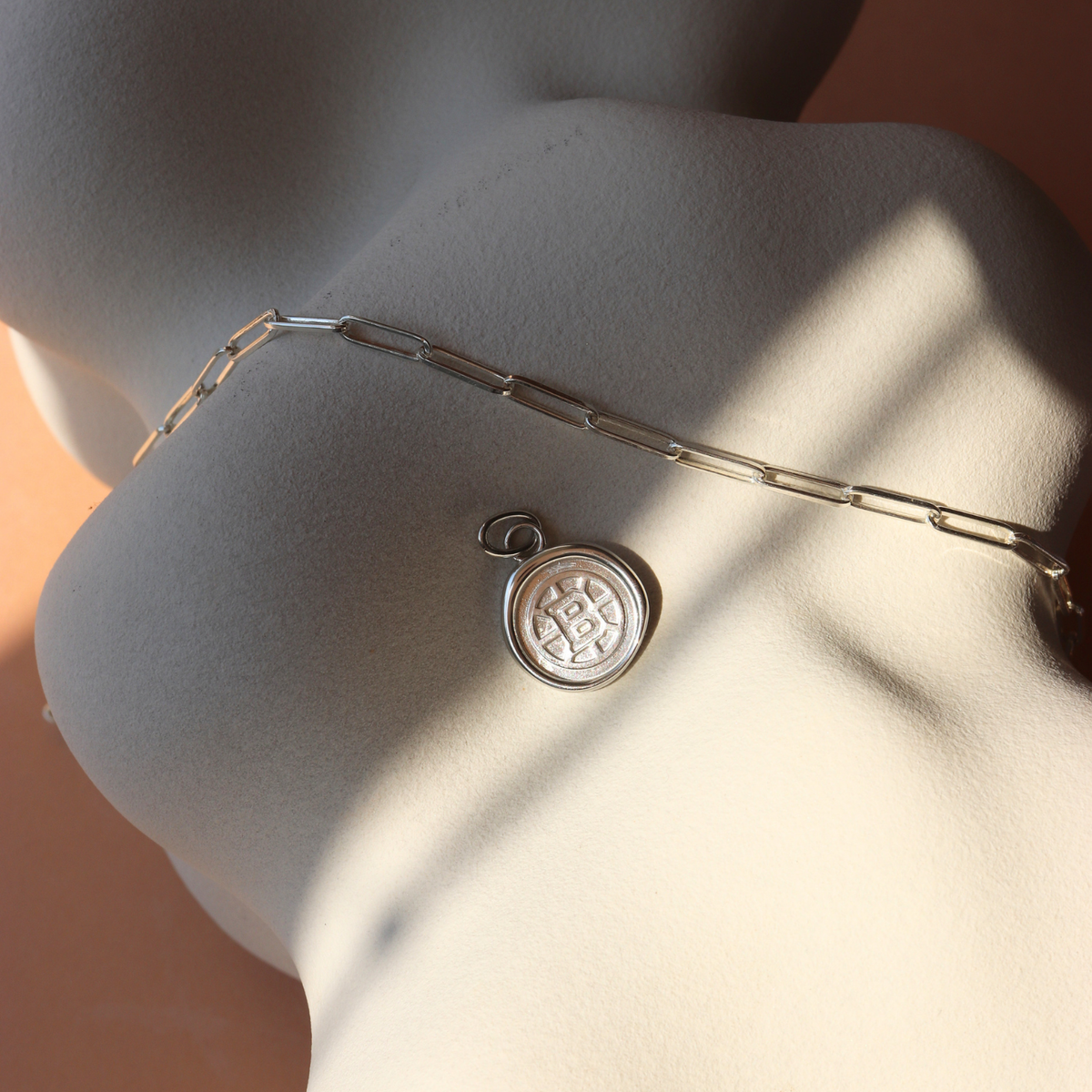 Boston Bruins Wax Seal Oval Link Pendant Necklace