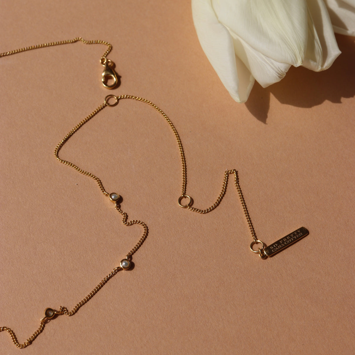 Tiny Love Necklace - Pearl