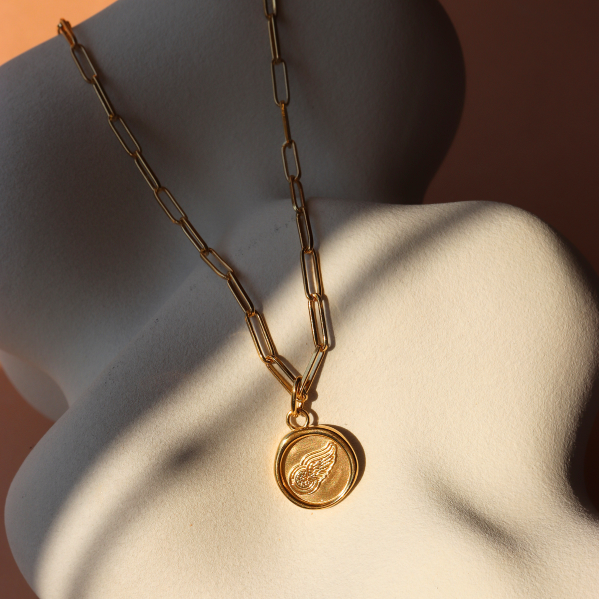 Detroit Red Wings Wax Seal Oval  Link Pendant Necklace