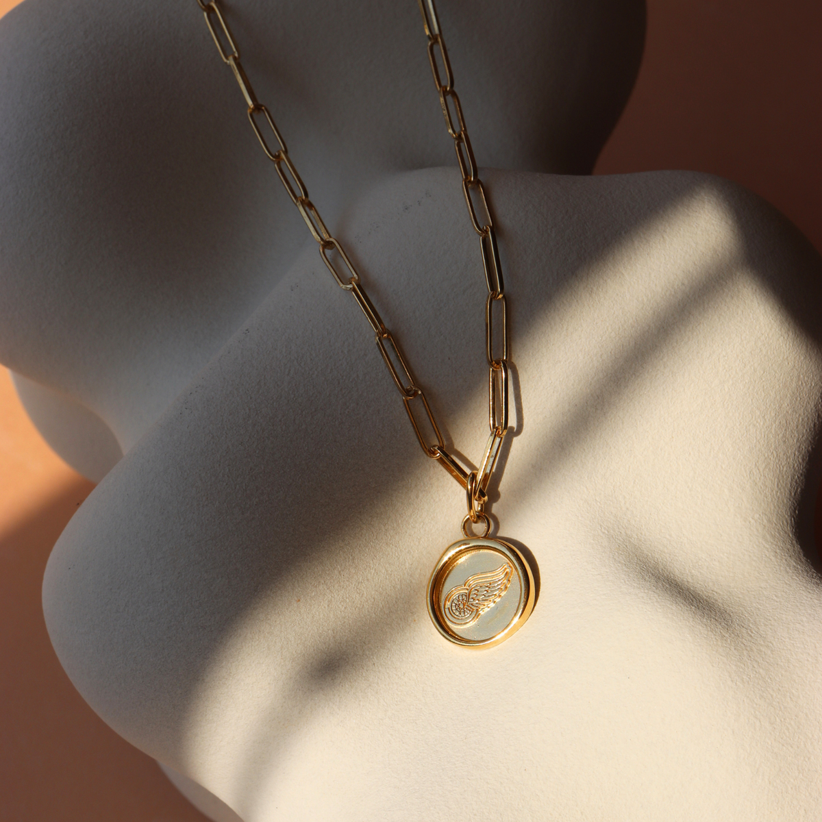 Detroit Red Wings Wax Seal Oval  Link Pendant Necklace