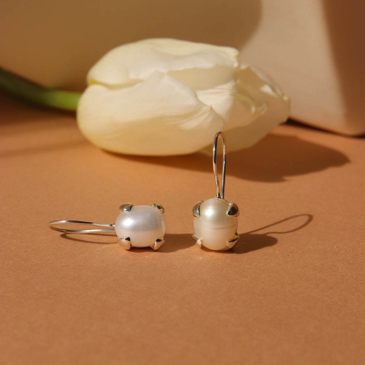 Glee Drop Earrings - Pearl 