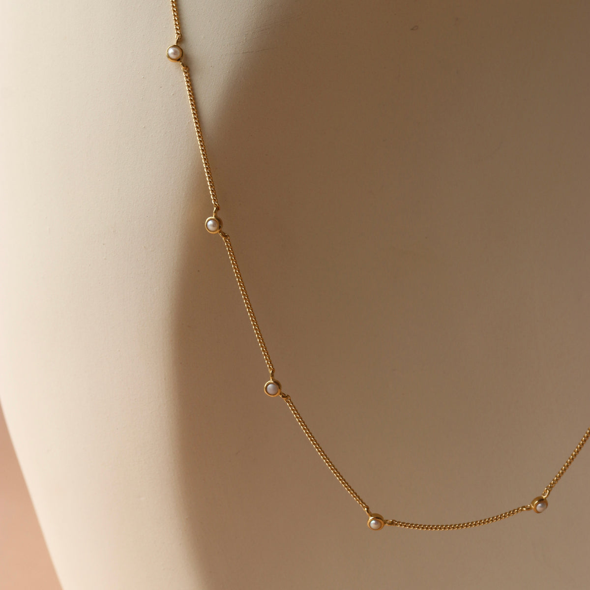 Tiny Love Necklace - Pearl