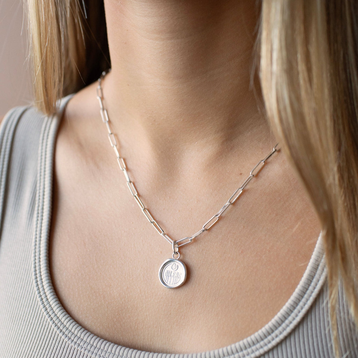 Edmonton Oilers Wax Seal Oval Link Pendant Necklace - SO PRETTY CARA COTTER