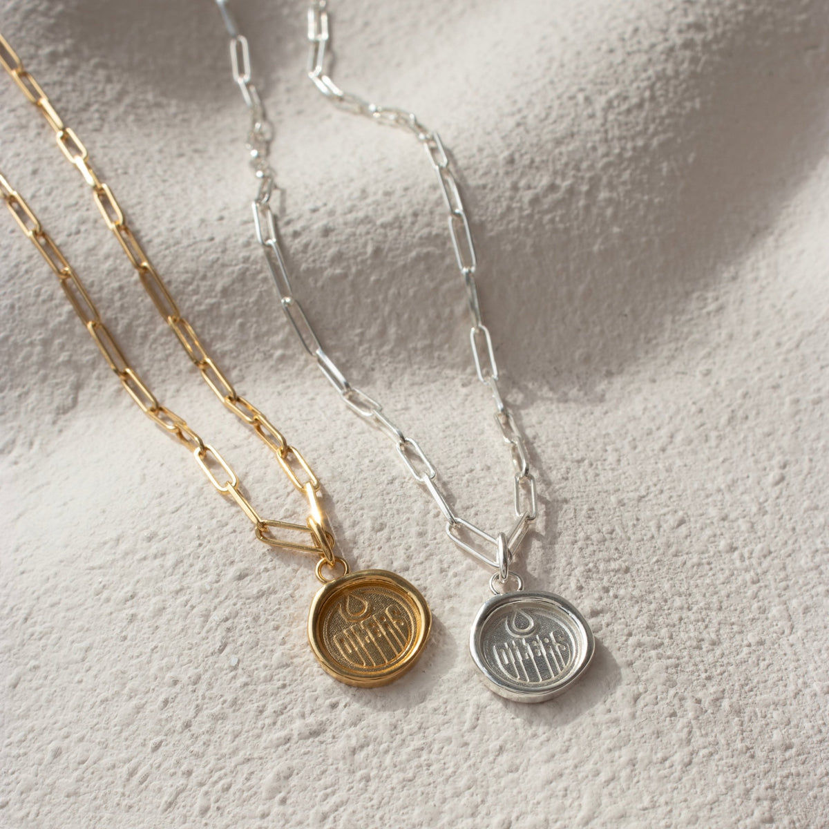Edmonton Oilers Wax Seal Oval Link Pendant Necklace - SO PRETTY CARA COTTER