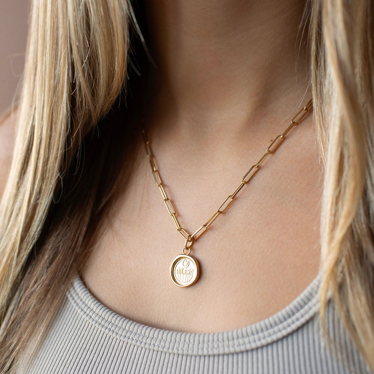 Edmonton Oilers Wax Seal Oval Link Pendant Necklace - SO PRETTY CARA COTTER