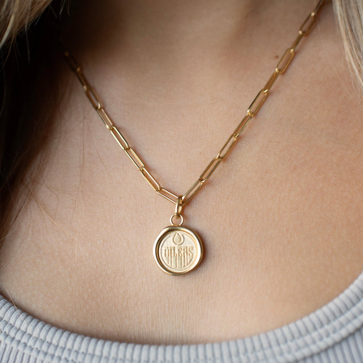 Edmonton Oilers Wax Seal Oval Link Pendant Necklace - SO PRETTY CARA COTTER