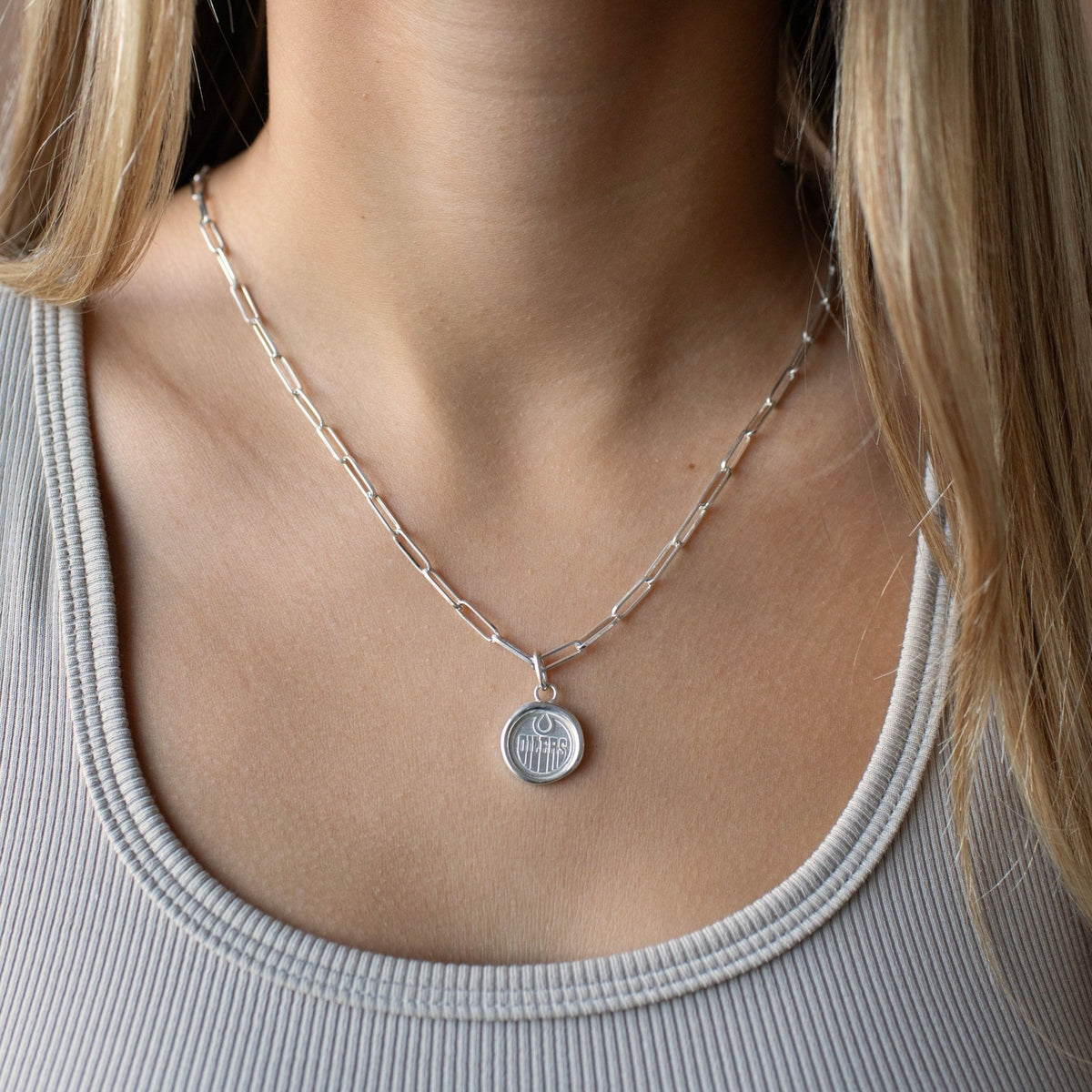 Edmonton Oilers Wax Seal Oval Link Pendant Necklace - SO PRETTY CARA COTTER