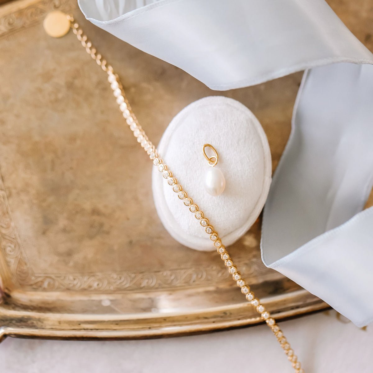 FRAICHE HELEN BAROQUE PEARL CHARM - GOLD - SO PRETTY CARA COTTER