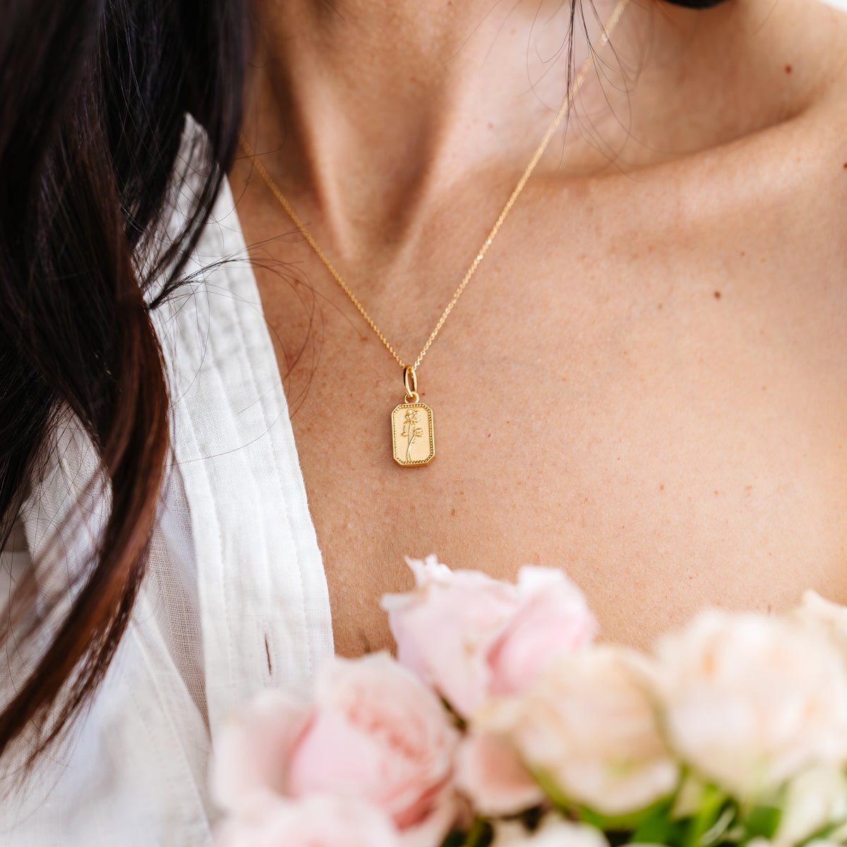 FRAICHE INSPIRE JUNE BIRTH FLOWER NECKLACE - ROSE - SO PRETTY CARA COTTER