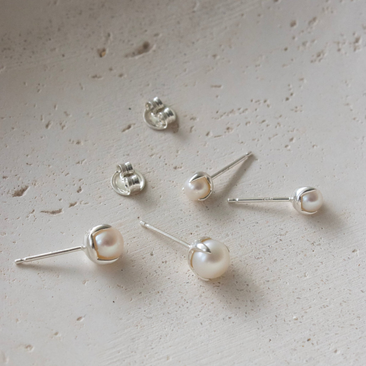 FRAICHE SOLITAIRE STUDS - PEARL - SO PRETTY CARA COTTER