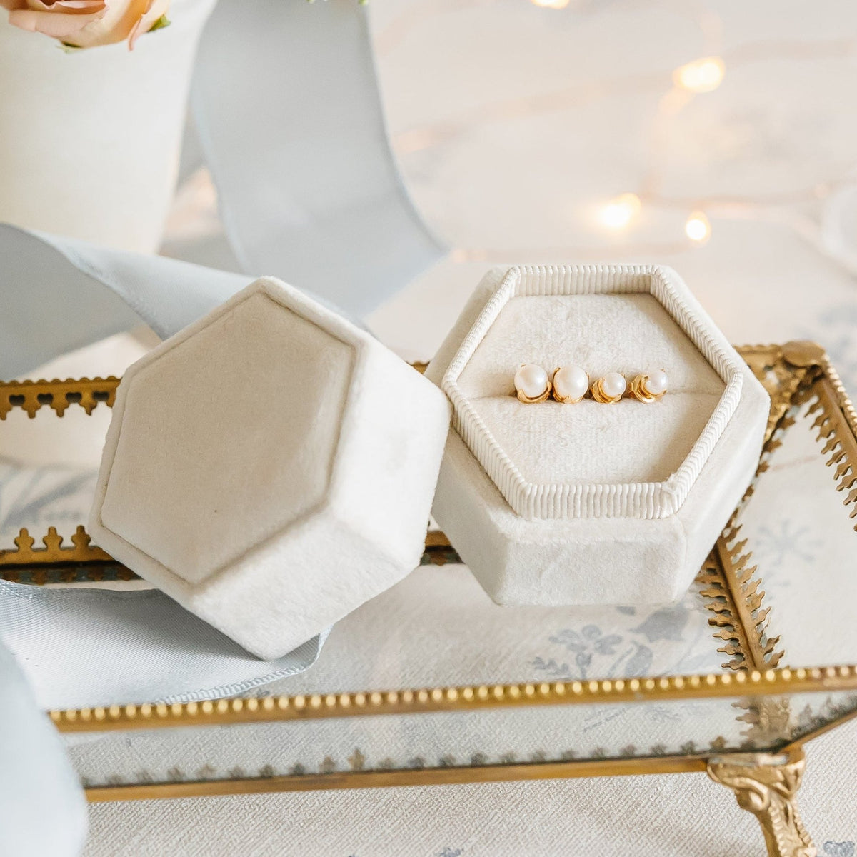 FRAICHE SOLITAIRE STUDS - PEARL - SO PRETTY CARA COTTER