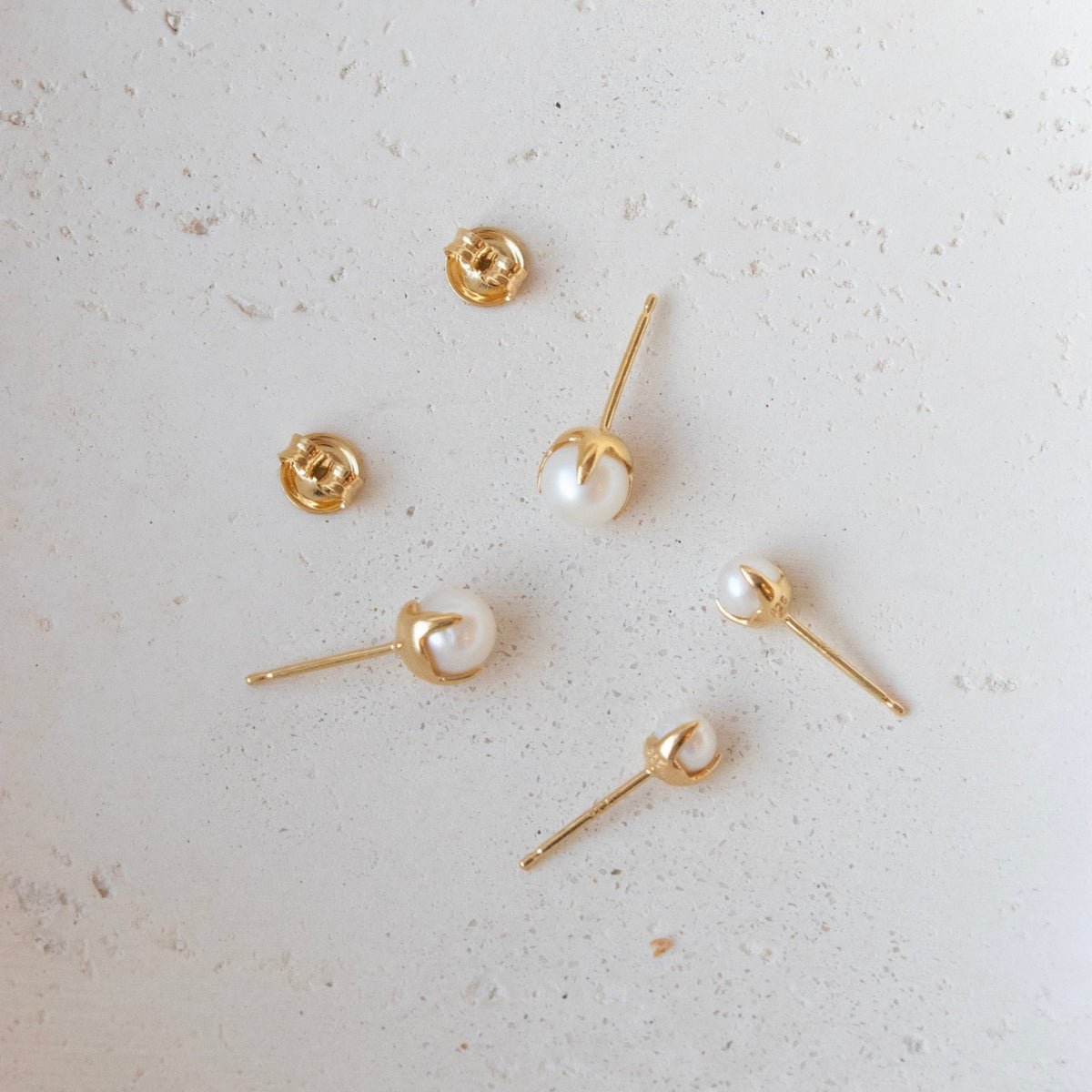 FRAICHE SOLITAIRE STUDS - PEARL - SO PRETTY CARA COTTER
