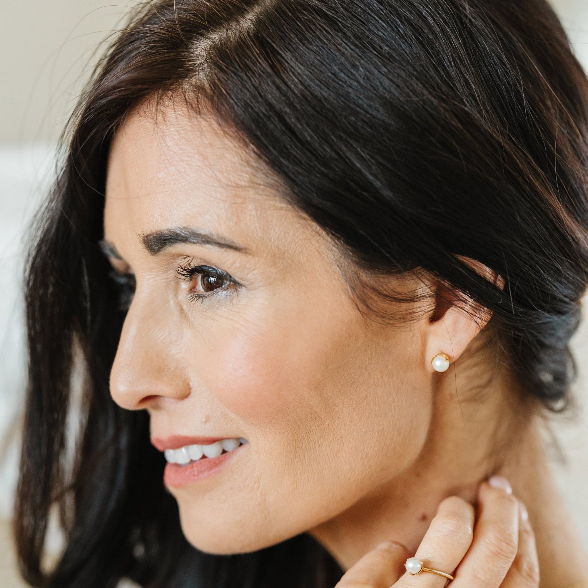 FRAICHE INSPIRE SOLITAIRE STUDS - PEARL & GOLD - SO PRETTY CARA COTTER