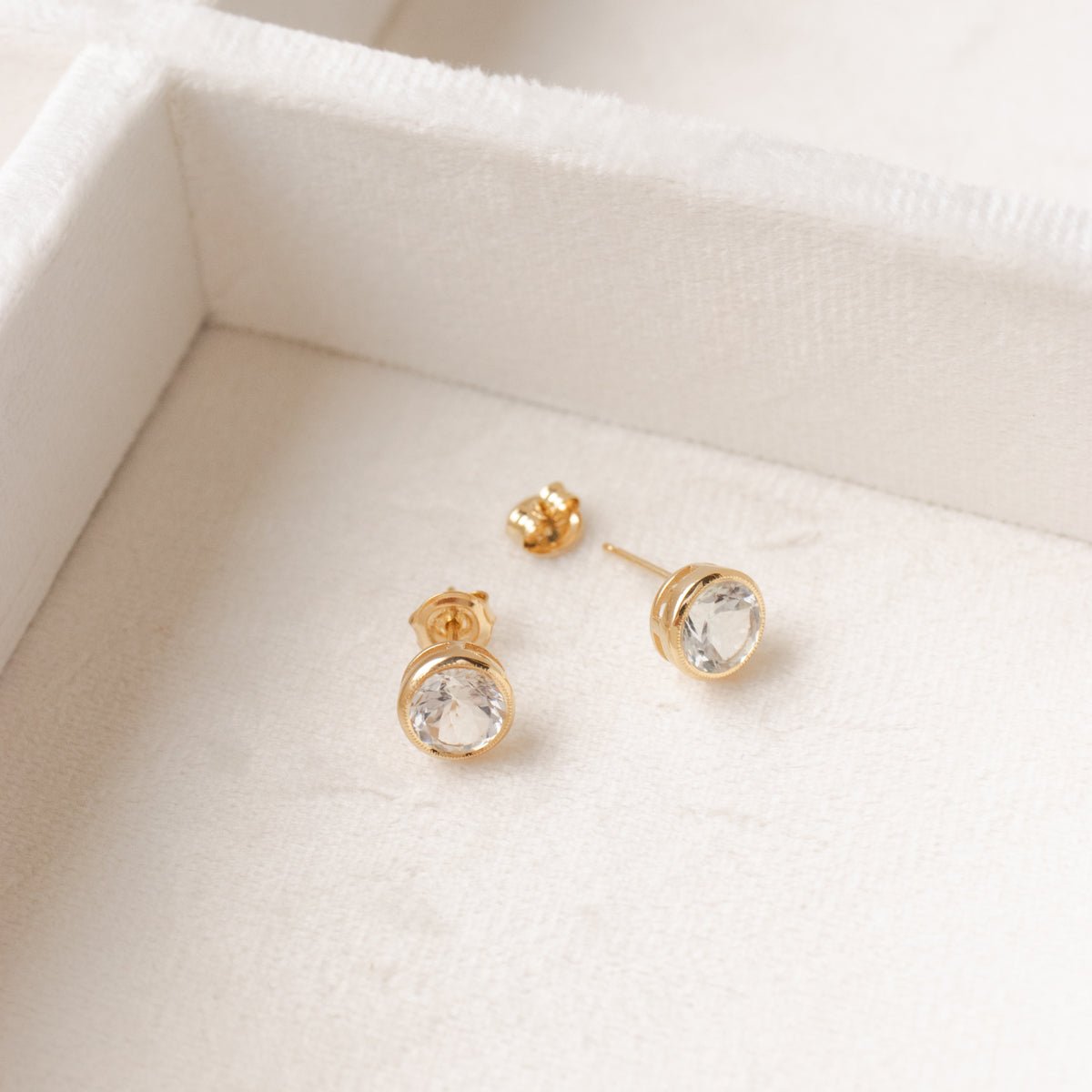 FRAICHE VINTAGE MARY ROUND STUDS - WHITE TOPAZ &amp; GOLD - SO PRETTY CARA COTTER