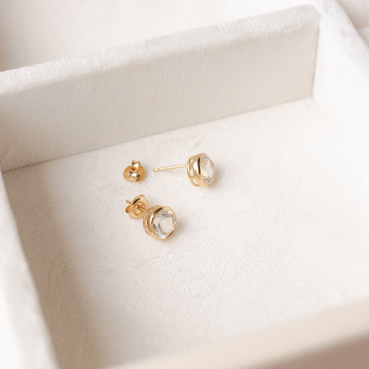 FRAICHE VINTAGE MARY ROUND STUDS - WHITE TOPAZ &amp; GOLD - SO PRETTY CARA COTTER