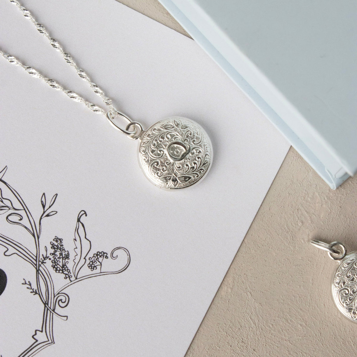 Fraiche Vintage Monogram Locket - Q - SO PRETTY CARA COTTER