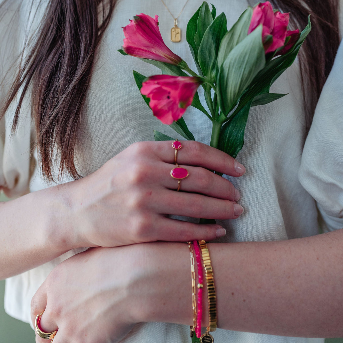 ICONIC BEADED STRETCH BRACELET - HOT PINK CHALCEDONY - SO PRETTY CARA COTTER