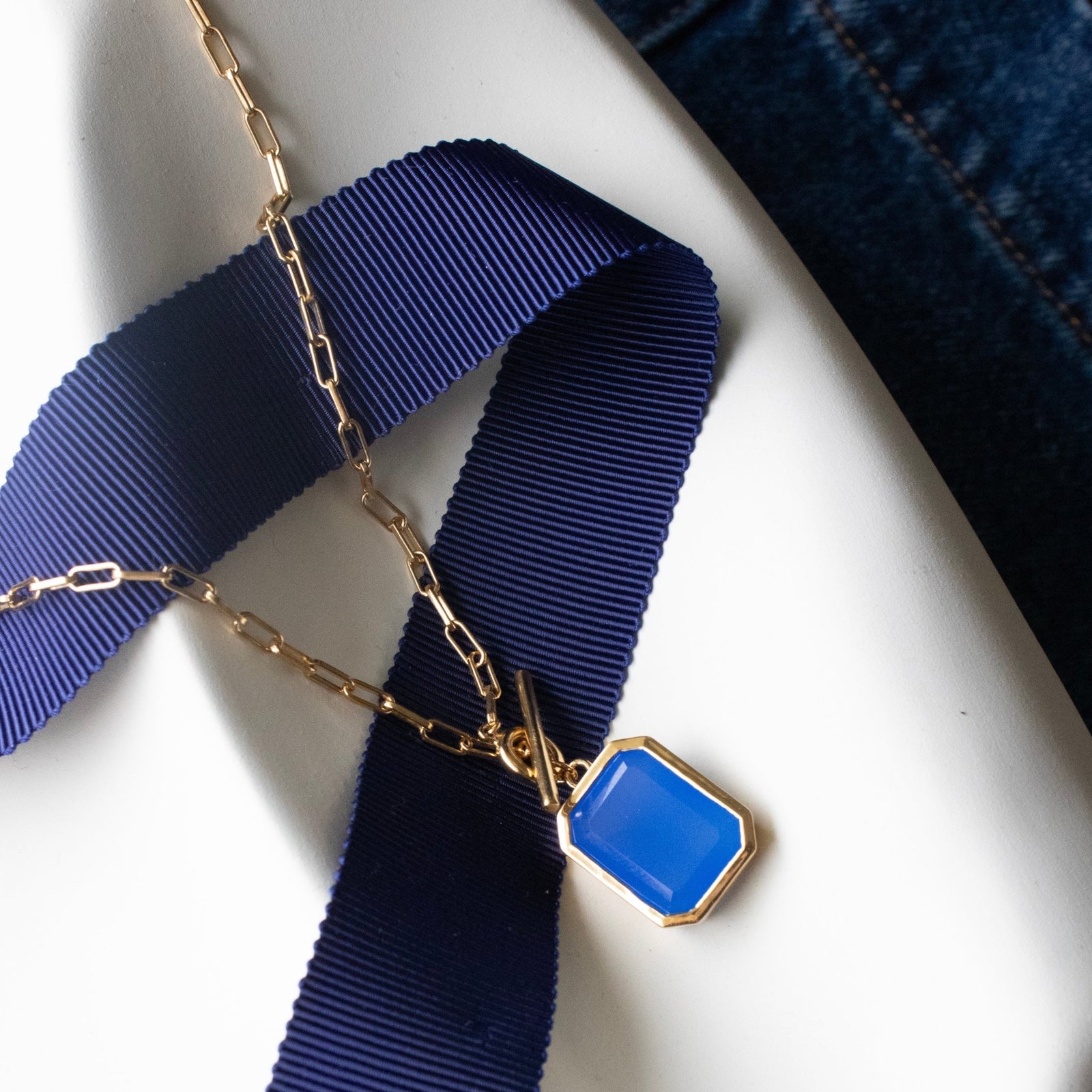 LOVE VINTAGE SOLITAIRE TOGGLE NECKLACE - DENIM BLUE ONYX - SO PRETTY CARA COTTER