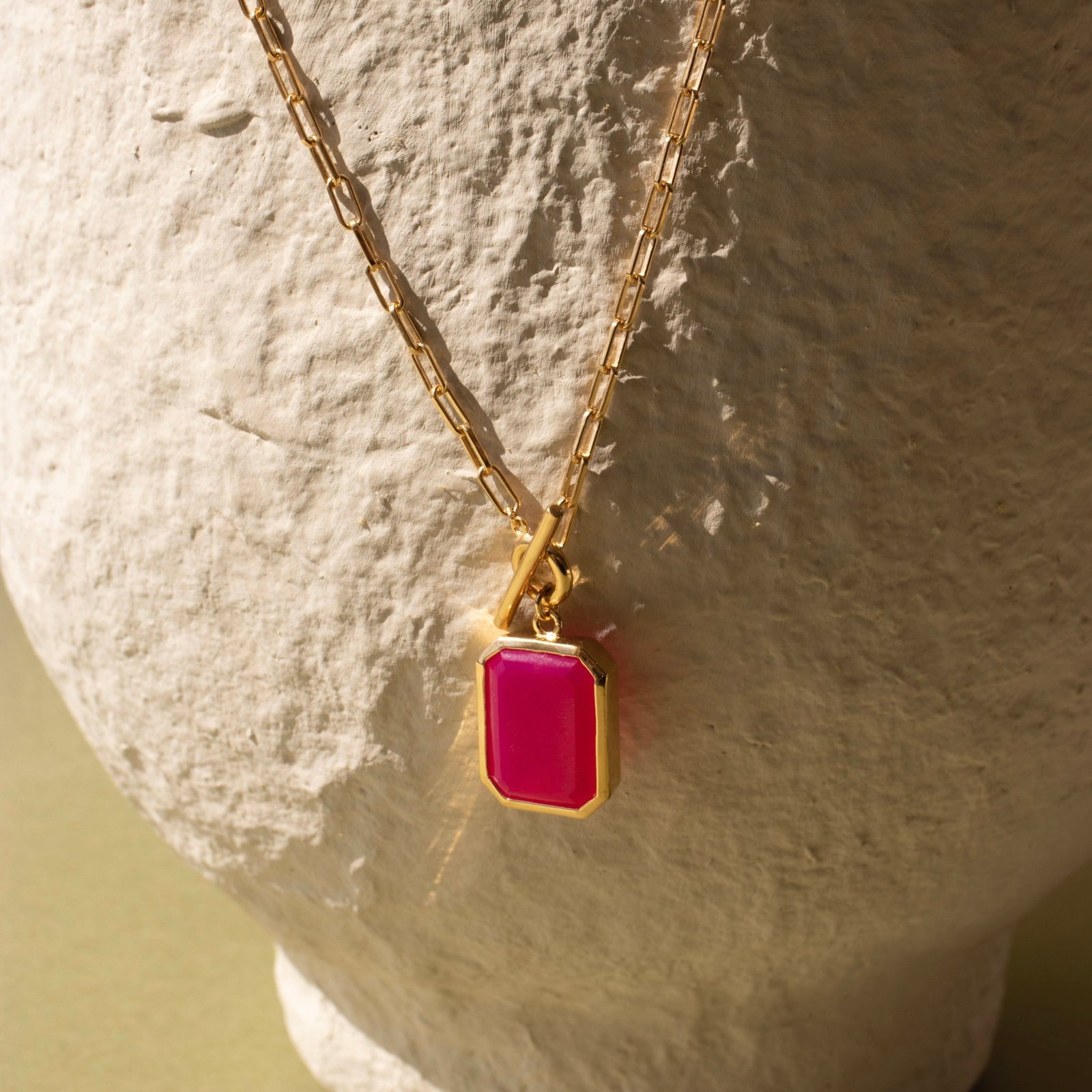 LOVE VINTAGE SOLITAIRE TOGGLE NECKLACE - HOT PINK CHALCEDONY - SO PRETTY CARA COTTER