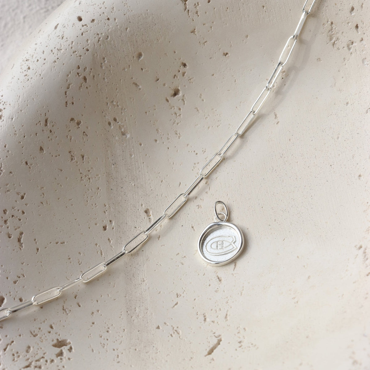 Montréal Canadiens Wax Seal Oval Link Pendant Necklace - SO PRETTY CARA COTTER