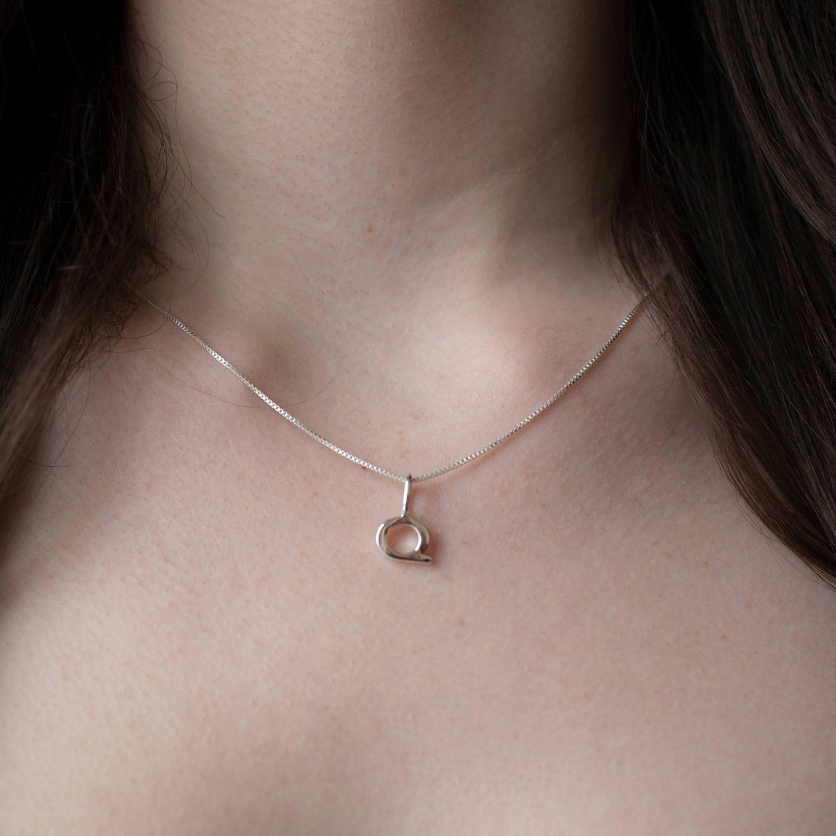 NOTABLE LETTER CHARM - Q - SO PRETTY CARA COTTER