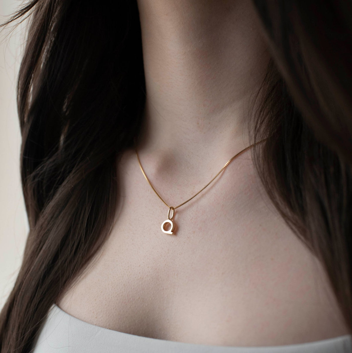 NOTABLE LETTER CHARM - Q - SO PRETTY CARA COTTER