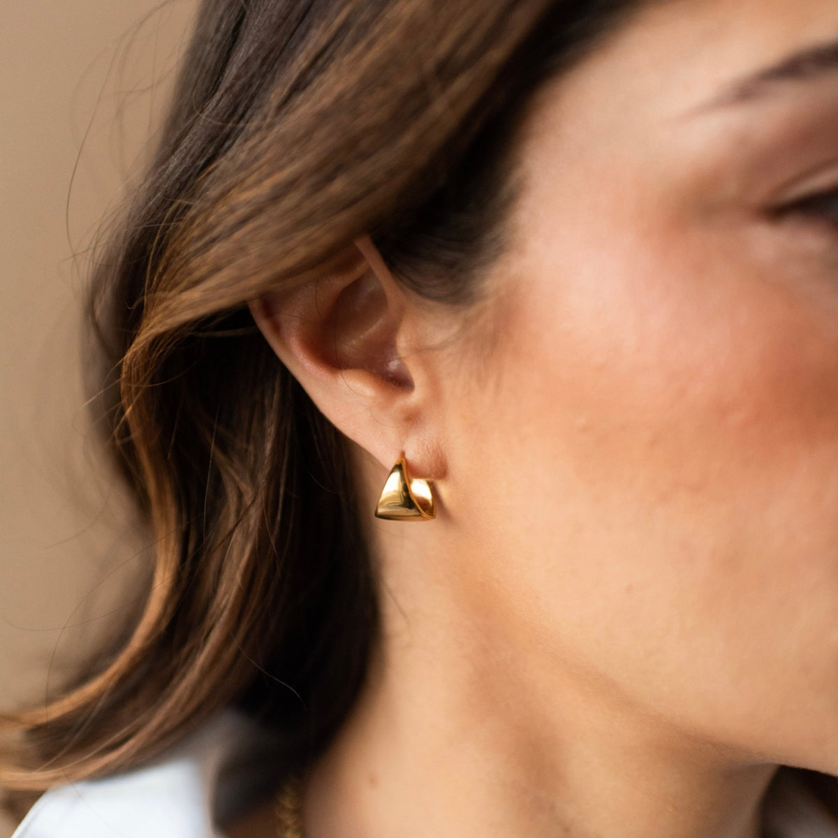 Poise Sculpted Triangle Hoops - Medium - SO PRETTY CARA COTTER