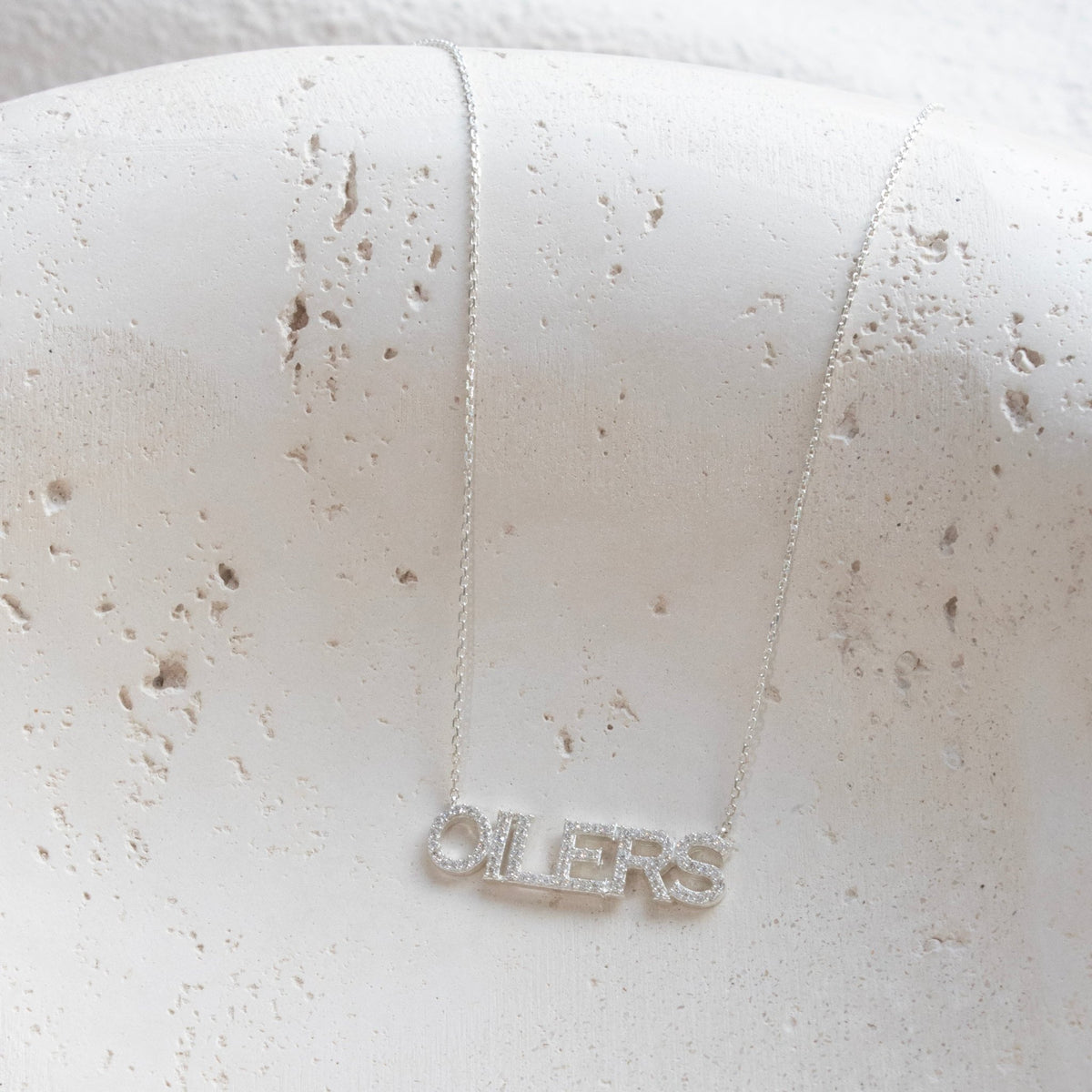 Pre - Order Edmonton Oilers Pavé Necklace - SO PRETTY CARA COTTER