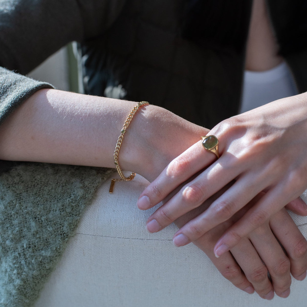 Radiant Curb Chain Bracelet - Juniper Vasonite - SO PRETTY CARA COTTER