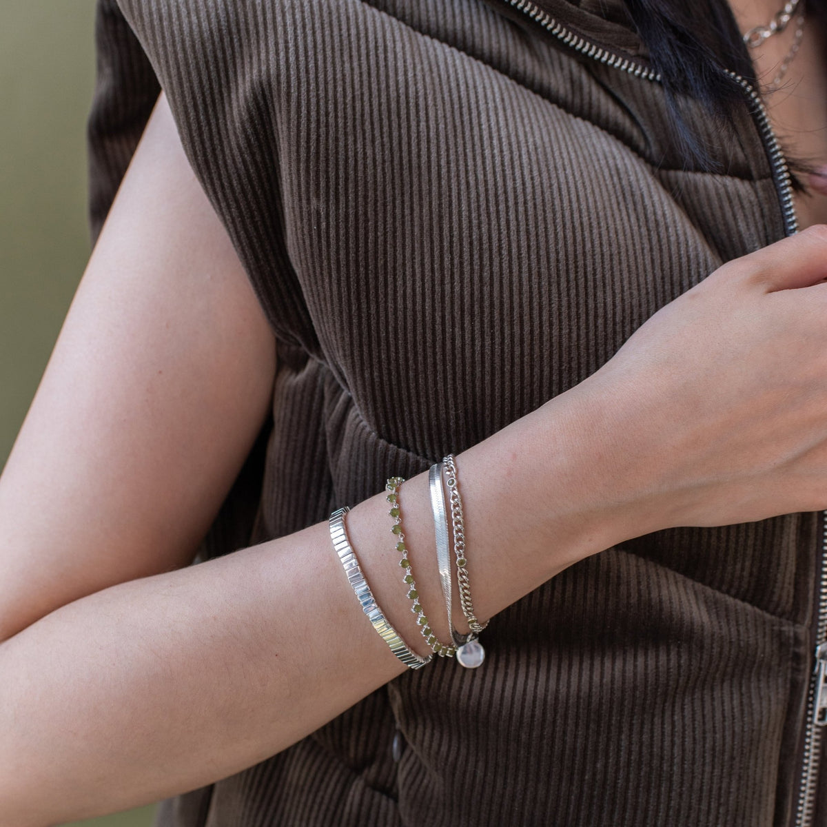 Radiant Curb Chain Bracelet - Juniper Vasonite - SO PRETTY CARA COTTER