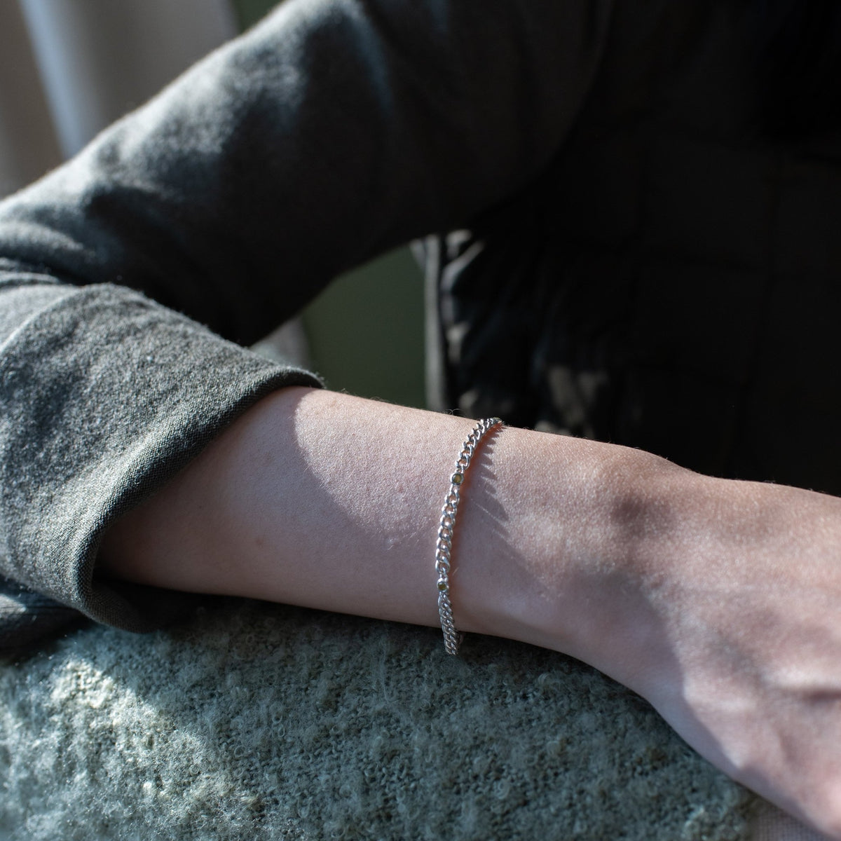 Radiant Curb Chain Bracelet - Juniper Vasonite - SO PRETTY CARA COTTER