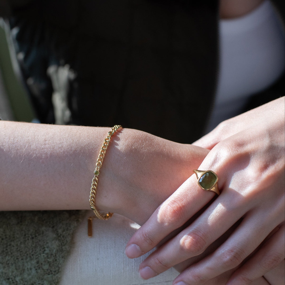 Radiant Curb Chain Bracelet - Juniper Vasonite - SO PRETTY CARA COTTER