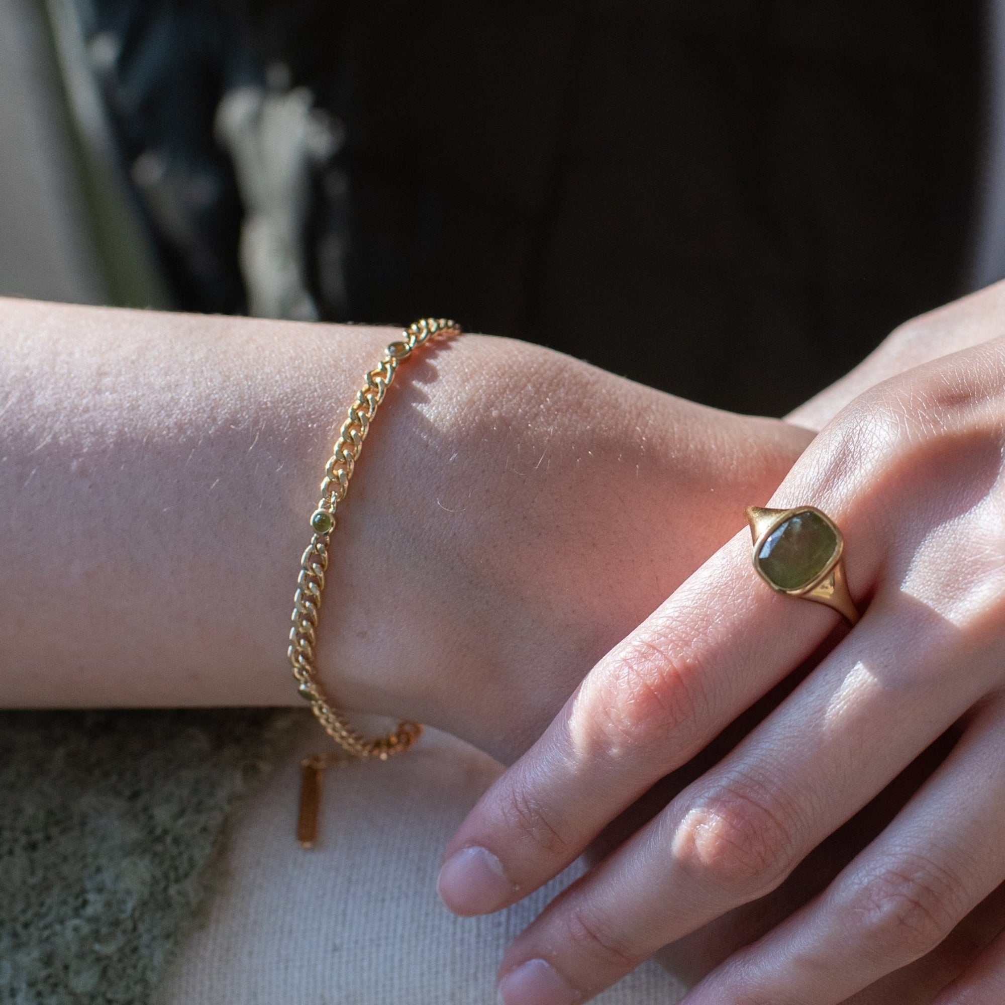Radiant Curb Chain Bracelet - Juniper Vasonite - SO PRETTY CARA COTTER