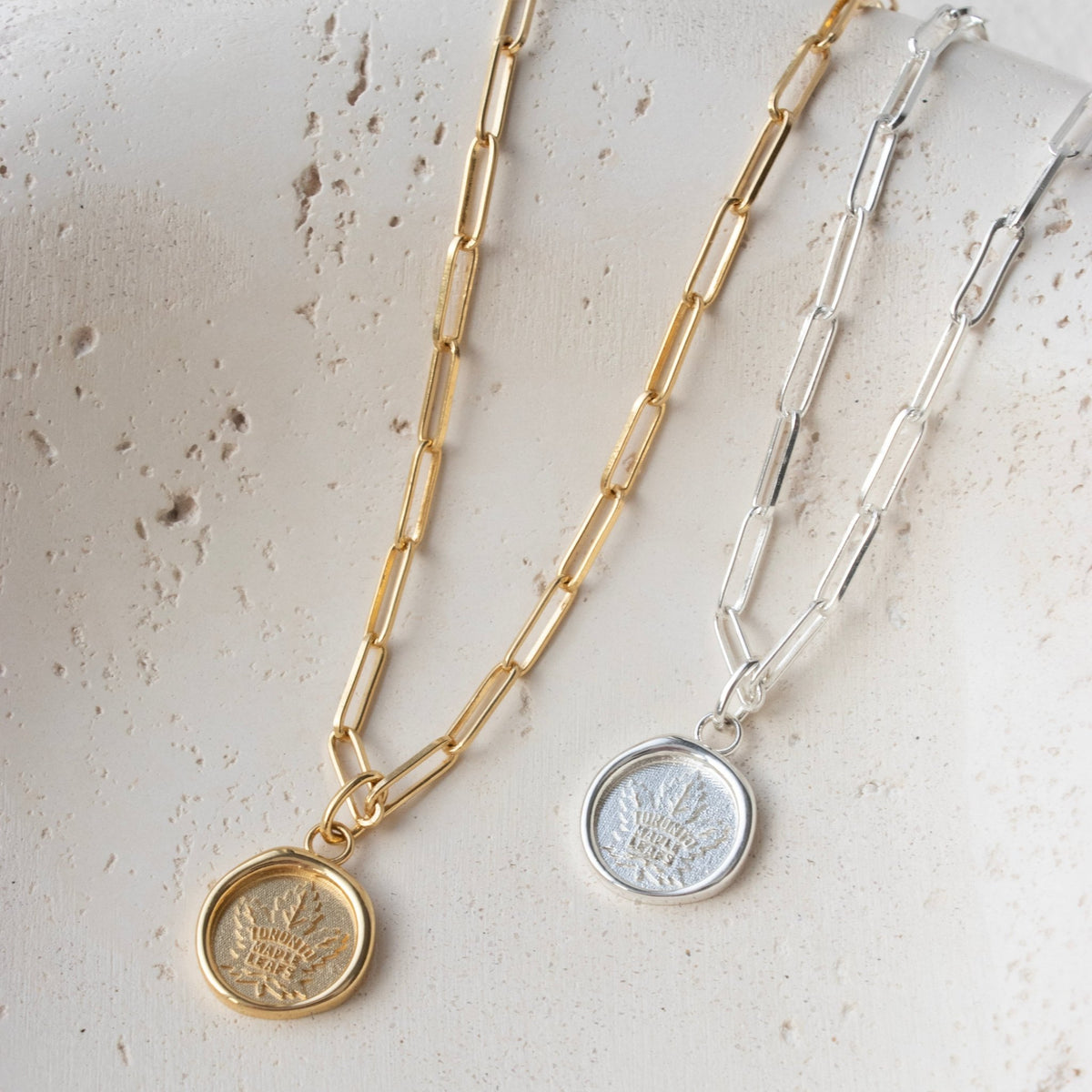 Toronto Maple Leafs Wax Seal Oval Link Pendant Necklace - SO PRETTY CARA COTTER