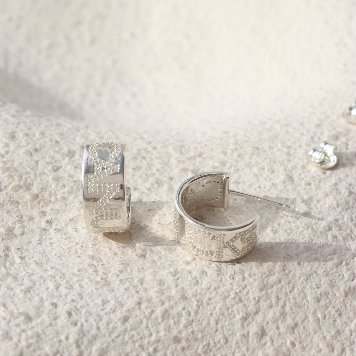 Vancouver Canucks Pavé Cigar Band Hoop Earrings - SO PRETTY CARA COTTER