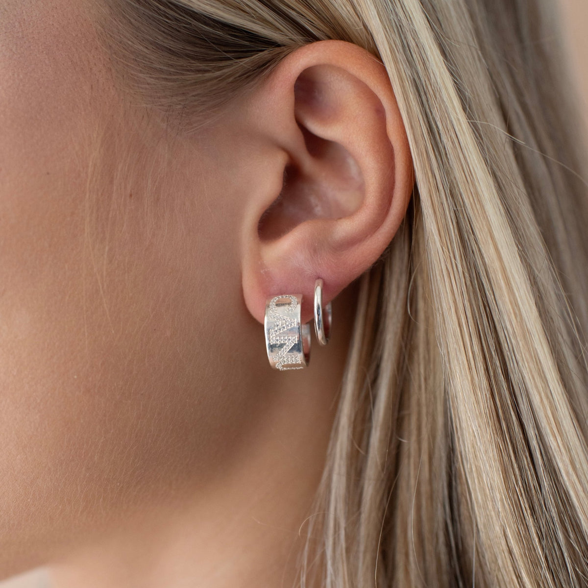 Vancouver Canucks Pavé Cigar Band Hoop Earrings - SO PRETTY CARA COTTER