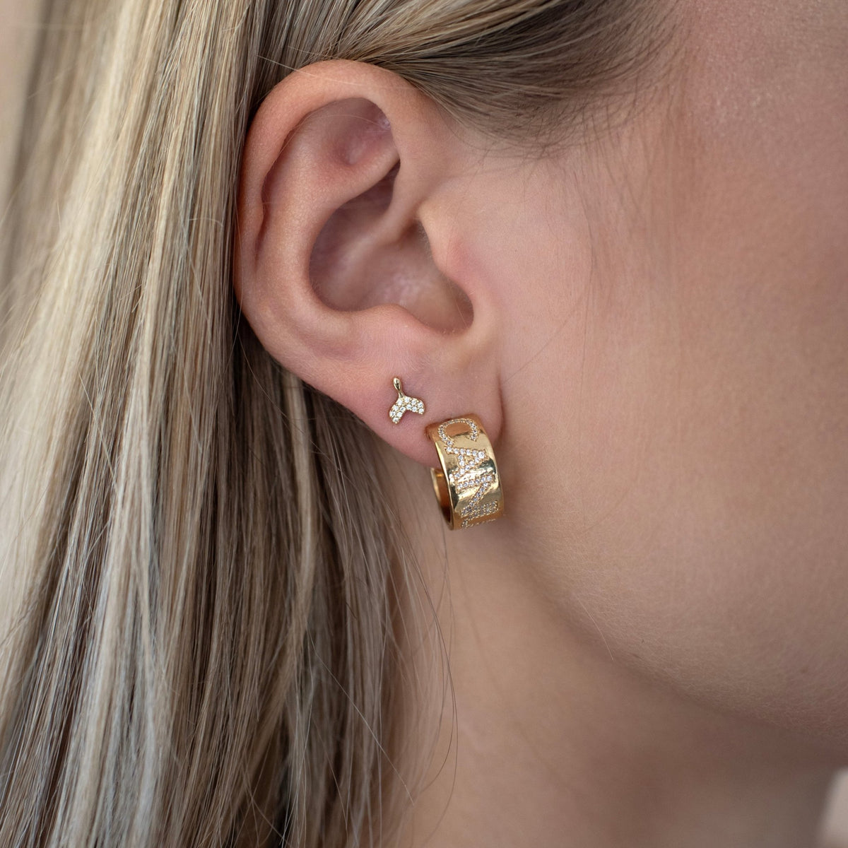 Vancouver Canucks Pavé Cigar Band Hoop Earrings - SO PRETTY CARA COTTER