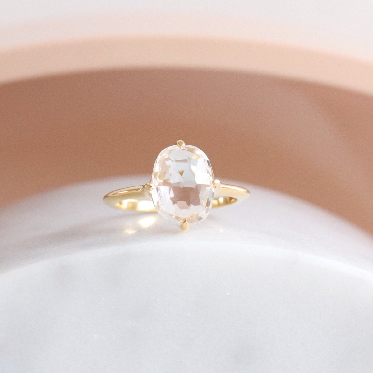 14K SOLID GOLD - KIND OVAL SOLITAIRE RING - WHITE TOPAZ - SO PRETTY CARA COTTER
