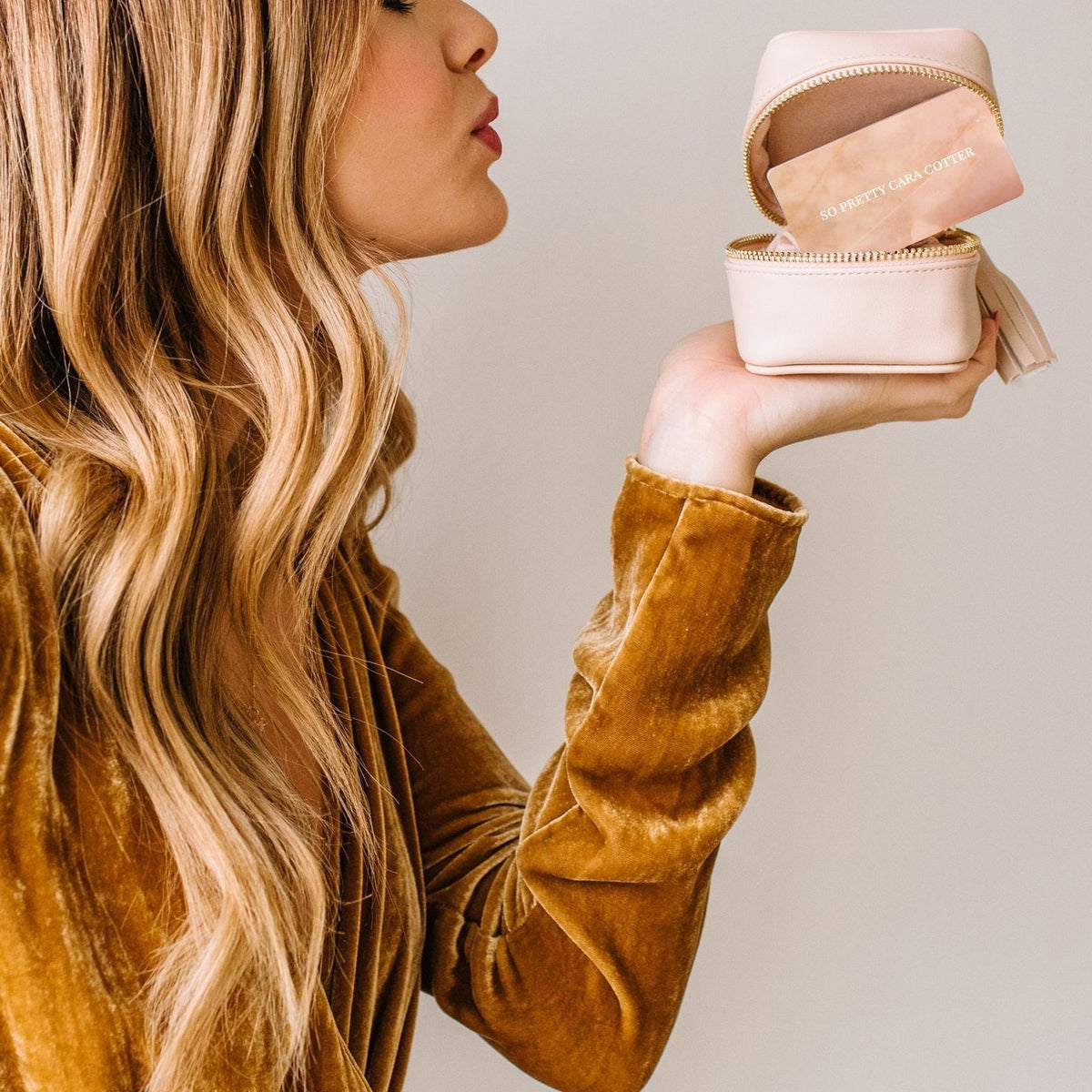 Classic Gift Card Sent By Mail - SO PRETTY CARA COTTER