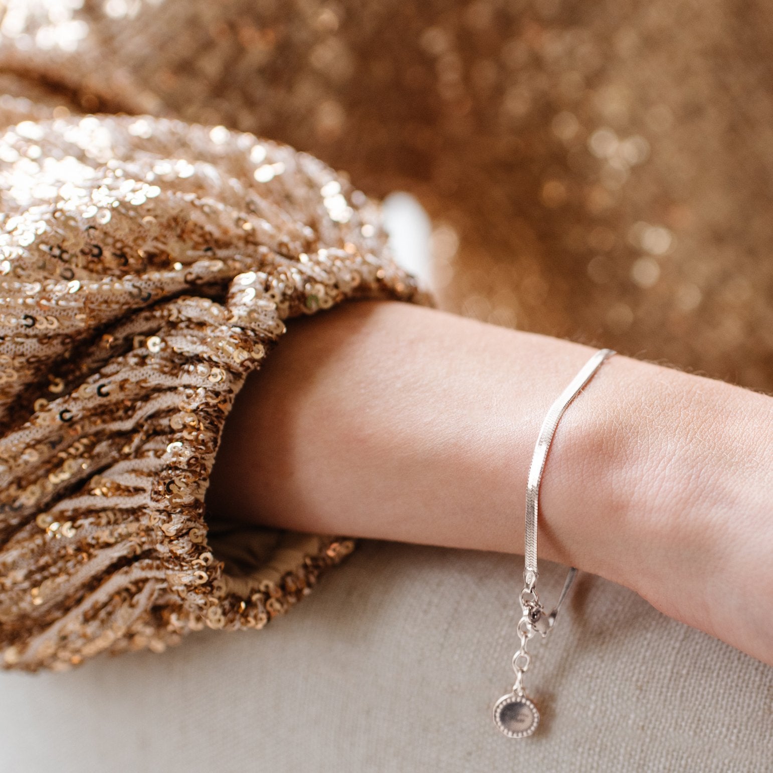 DAY 12 - CHARMING HERRINGBONE BRACELET - ROSE GOLD OR SILVER - SO PRETTY CARA COTTER