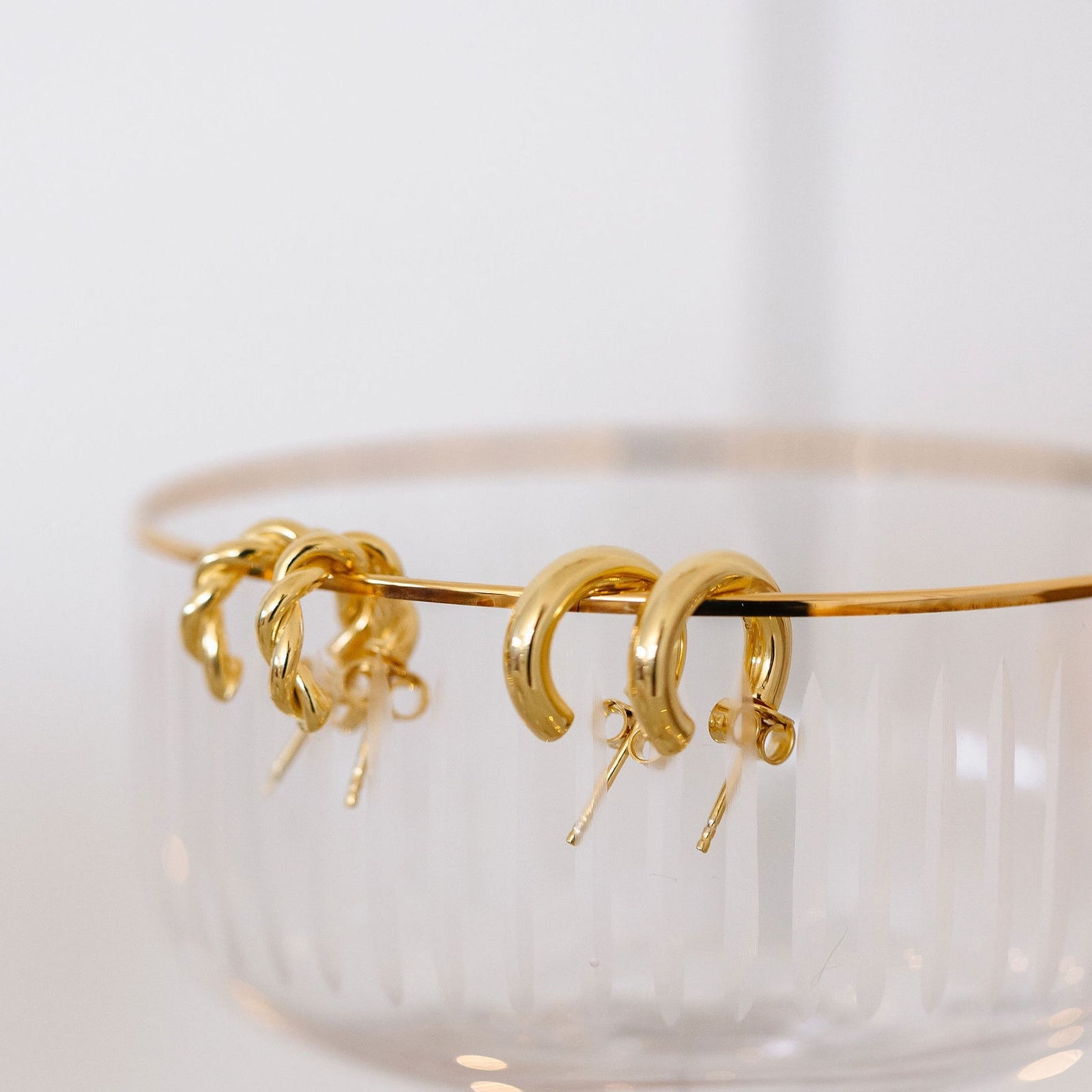 FRAICHE INSPIRE MINI TWISTED CYLINDER HOOPS - GOLD - SO PRETTY CARA COTTER