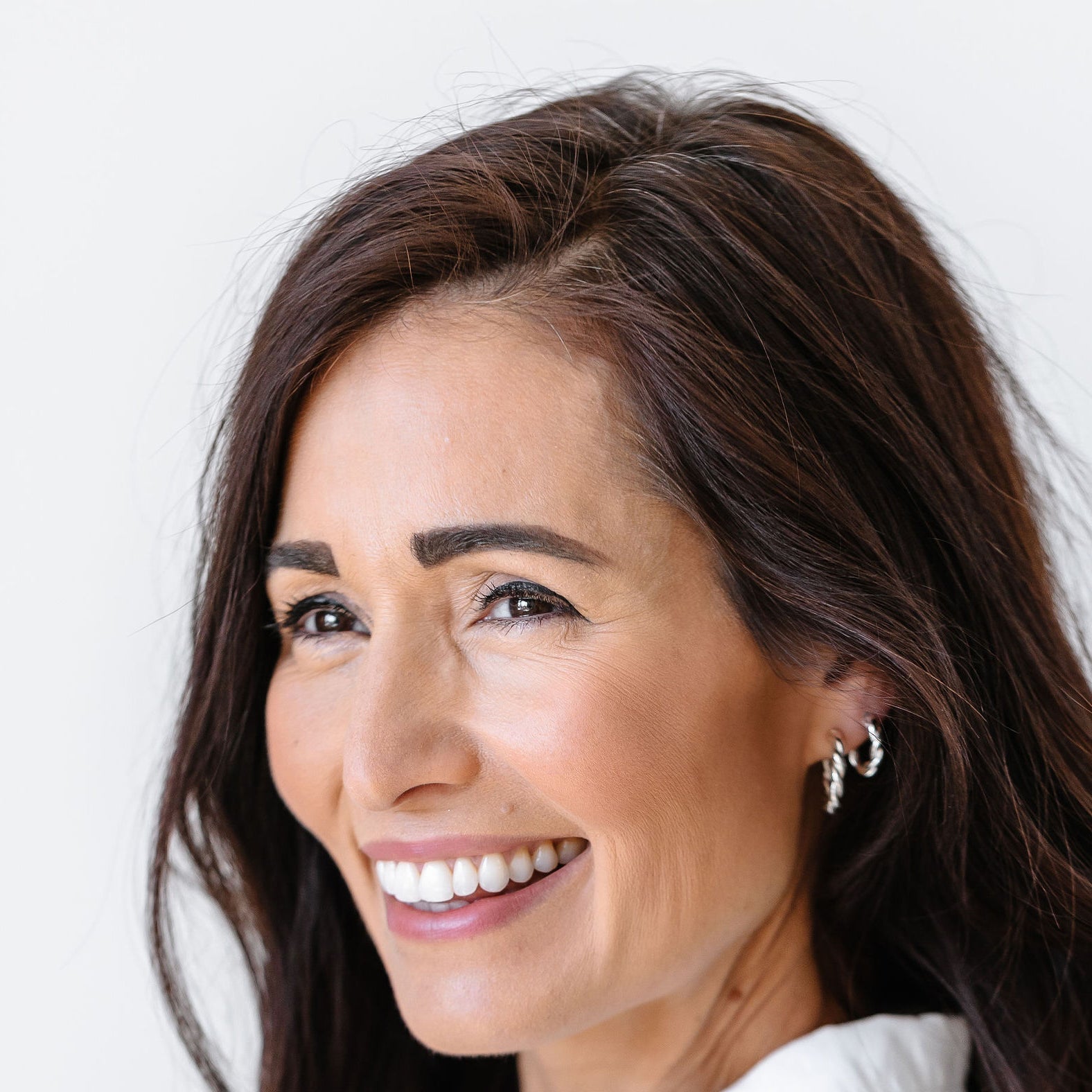 FRAICHE INSPIRE MINI TWISTED CYLINDER HOOPS - SILVER - SO PRETTY CARA COTTER