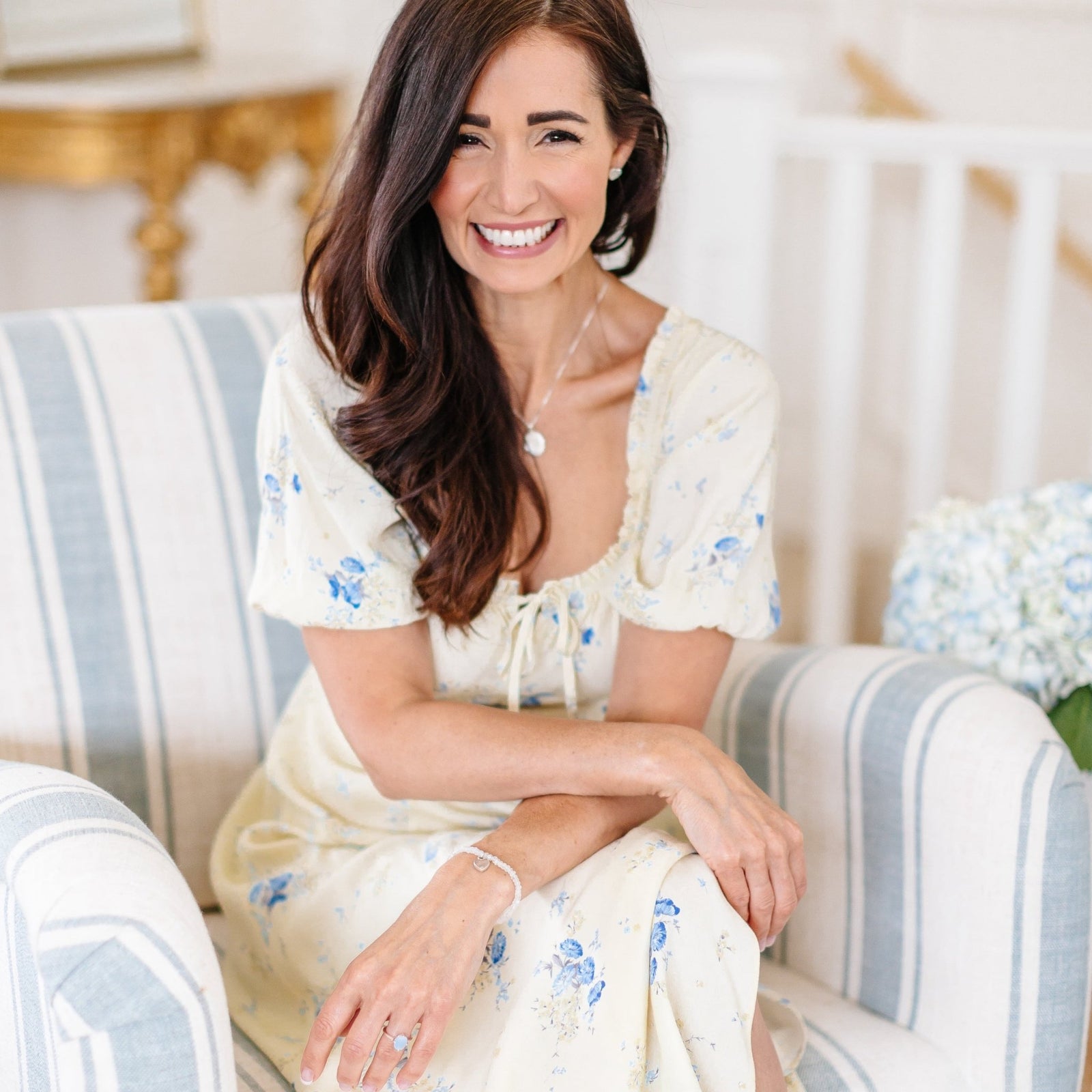 FRAICHE INSPIRE SWEETHEART STRETCH BRACELET - MOONSTONE, MOTHER OF PEARL & SILVER - SO PRETTY CARA COTTER