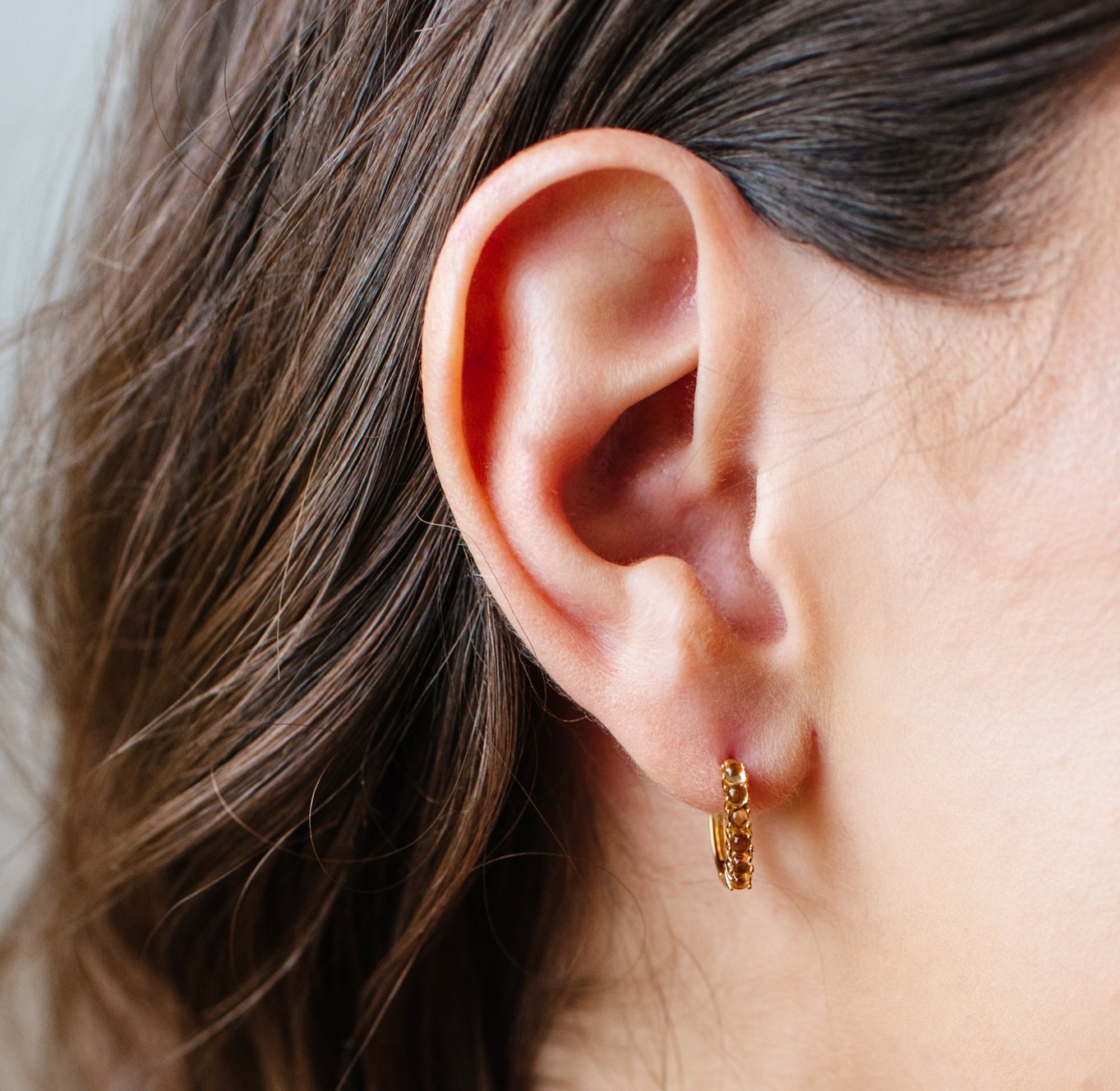 GLEE HUGGIE HOOPS - CITRINE & GOLD - SO PRETTY CARA COTTER