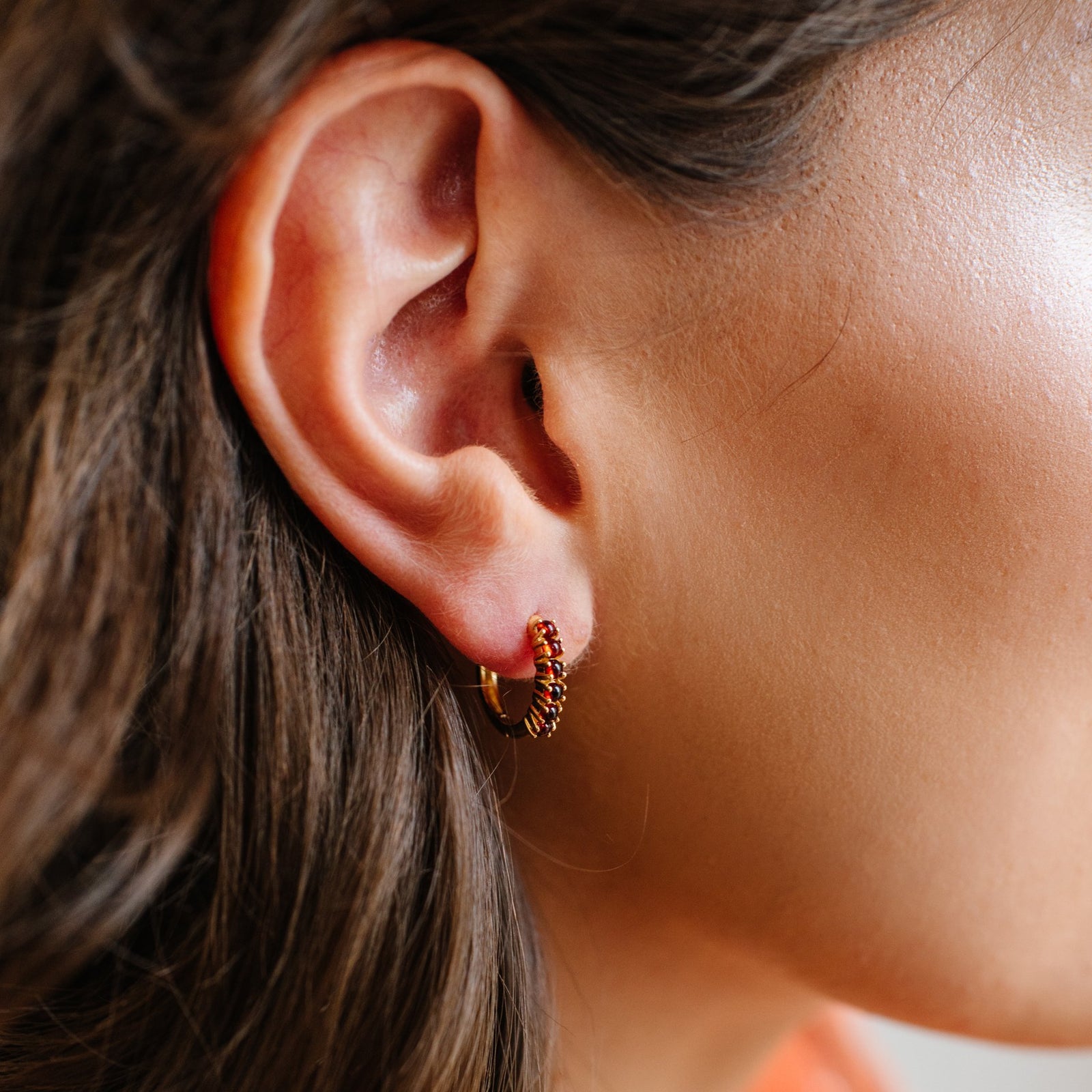 GLEE HUGGIE HOOPS - GARNET & GOLD - SO PRETTY CARA COTTER