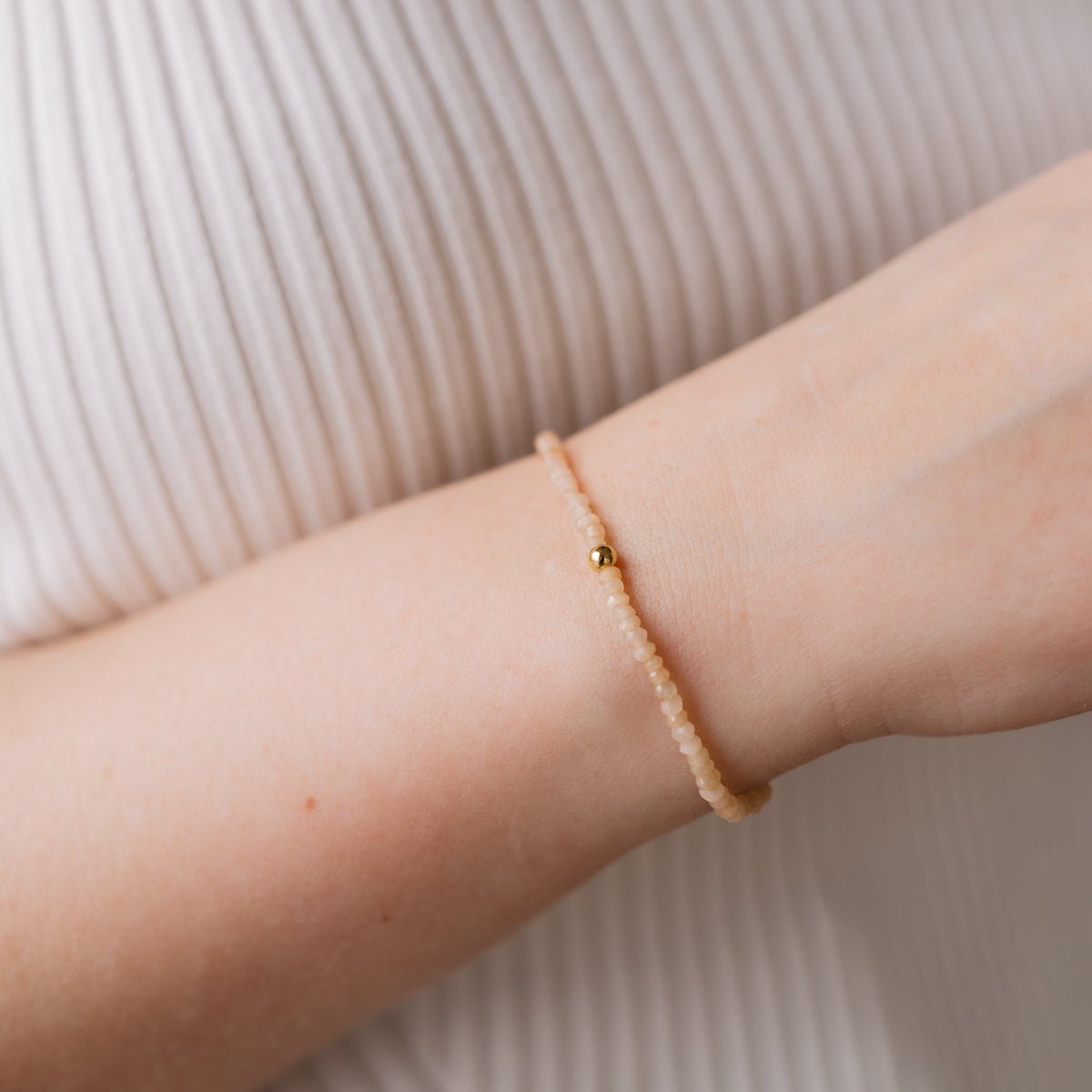ICONIC BEADED STRETCH BRACELET - PEACH MOONSTONE & GOLD - SO PRETTY CARA COTTER