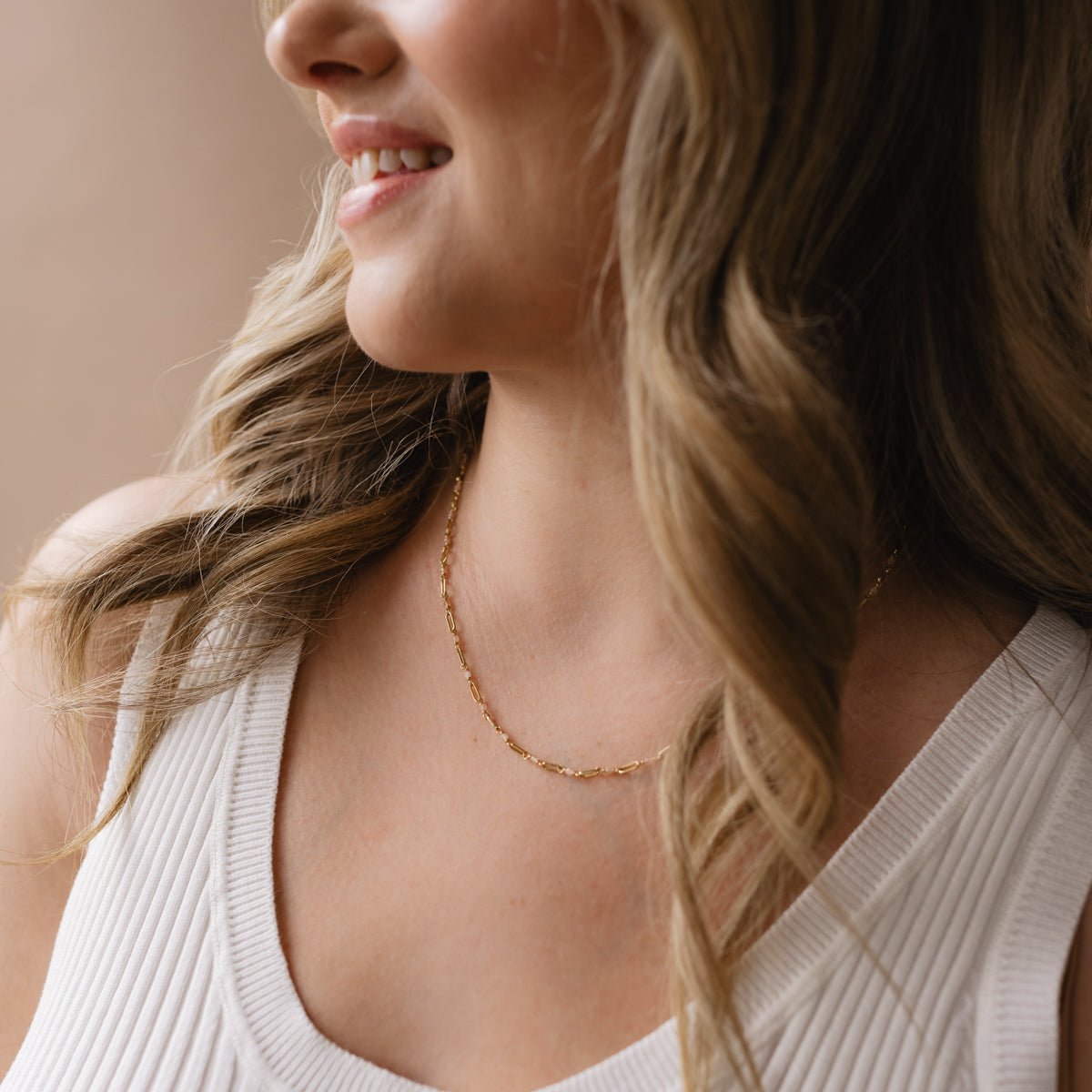 ICONIC PAPERCLIP BEADED NECKLACE - PEACH MOONSTONE &amp; GOLD - SO PRETTY CARA COTTER
